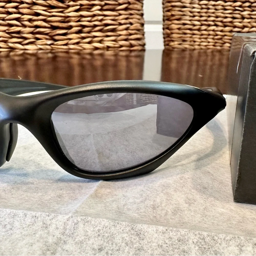 Oakley Scar Sunglasses in black with black lenses